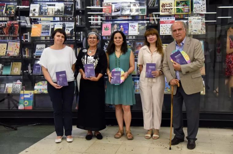 Ministerio de las Culturas y Metro de Santiago conmemoran el Día Internacional de la Lengua Materna